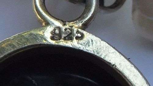 WOW !! AN EXQUISITE UNIQUE PEARL NECKLACE WITH GOLD PLATED STERLING SILVER PENDANT AND CLASP !!