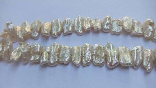 WOW !! AN EXQUISITE UNIQUE PEARL NECKLACE WITH GOLD PLATED STERLING SILVER PENDANT AND CLASP !!