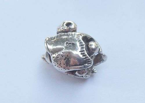 6 AWESOME ART GLASS ( MURANO ) AND STERLING SILVER PANDORA & OTHER DESIGNER CHARMS !! WOW FOR SURE !