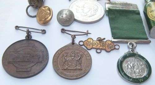 A COOL JOBLOT OF COLLECTABLES !! AFRICANA !! MILITARIA !! LIGHTERS !! MEDALLIONS !! BID FOR THE LOT