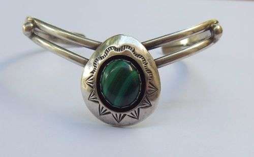 A STUNNING VINTAGE MEXICAN STERLING SILVER CUFF BANGLE WITH DESIGNER STAMP !! MUST HAVE !!