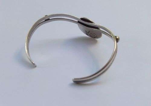 A STUNNING VINTAGE MEXICAN STERLING SILVER CUFF BANGLE WITH DESIGNER STAMP !! MUST HAVE !!