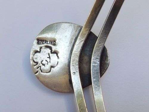 A STUNNING VINTAGE MEXICAN STERLING SILVER CUFF BANGLE WITH DESIGNER STAMP !! MUST HAVE !!