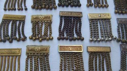 INCREDIBLE FIND !! OVER 3KG OF OLD FREEMASONRY SYMBOLS / ATTIRE ! MUST SEE !! BID FOR THE COLLECTION