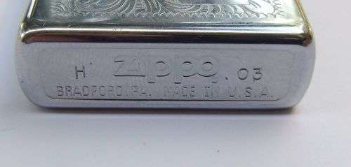 AN ORIGINAL ZIPPO WITH CARTOUCHE FOR A DEDICATION ( ENGRAVING ) - SPARKING AND WORKING !!