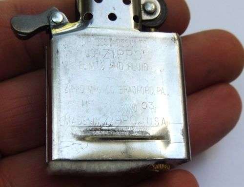 AN ORIGINAL ZIPPO WITH CARTOUCHE FOR A DEDICATION ( ENGRAVING ) - SPARKING AND WORKING !!