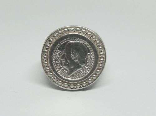 AN AWESOME BIG SOLID STERLING SILVER COIN TYPE RING IN SUPERB CONDITION !! GREAT WEIGHT !!