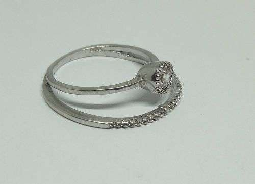 UNUSUAL BUT NOT CRUEL !! A UNIQUE SOLID STERLING SILVER DOUBLE RING SET WITH FACETED STONES !!