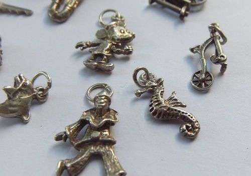 PERFECT MIXTURE !! A JOBLOT OF 11 VINTAGE SOLID STERLING SILVER CHARMS !! MECHANICAL CAT IN BIN !!