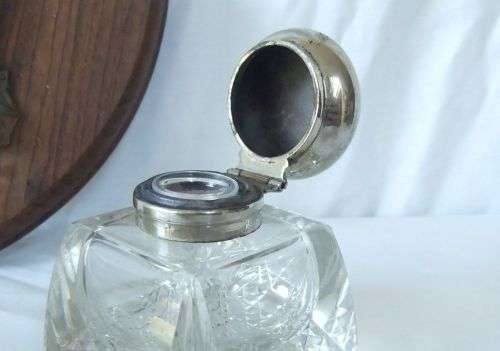 THREE OLD ITEMS FROM THE DECEASED ESTATE OF A VETERAN - SAI PLAQUE / INK POT / RAZOR SHARPENER !!