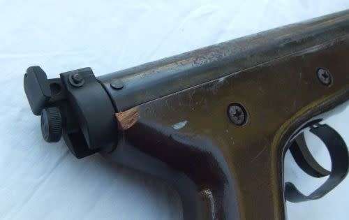 AN AWESOME POWERFUL VINTAGE SPRING LOADED PELLET GUN !! WITH PELLETS !! WORKS 100%