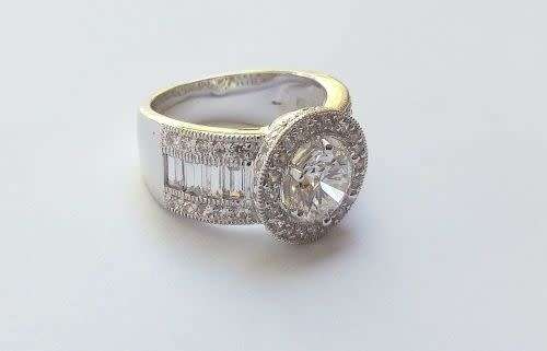 AN EXQUISITE STERLING SILVER DESIGER RING SET WITH FACETED STONES OF VARIOUS CUTS ! SUPERB CONDITION