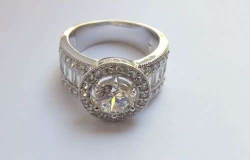 AN EXQUISITE STERLING SILVER DESIGER RING SET WITH FACETED STONES OF VARIOUS CUTS ! SUPERB CONDITION