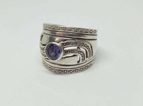A BOLD & BEAUTIFUL SOLID STERLING SILVER RING SET WITH A FACETED BLUE STONE - FREE SHIPPING