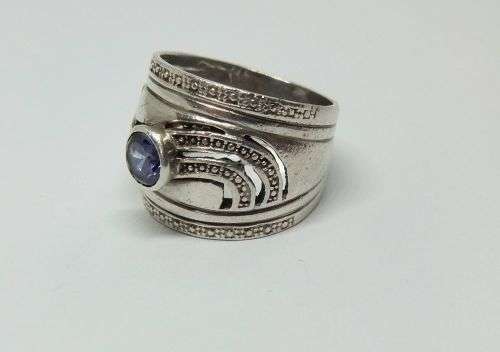 A BOLD & BEAUTIFUL SOLID STERLING SILVER RING SET WITH A FACETED BLUE STONE - FREE SHIPPING
