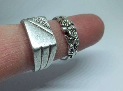 R1 START !! FOR HIM & HER !! A LOVELY FACETED STONE SET RING PLUS A WEDDING BAND !! BID FOR BOTH !!