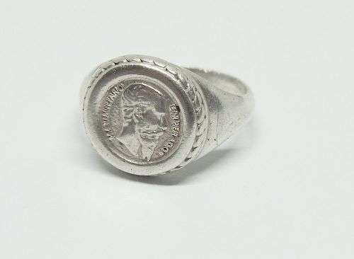 R1 START !! A COOL VINTAGE LOOK SOLID STERLING SILVER `COIN` RING !! FREE COMBINING !!