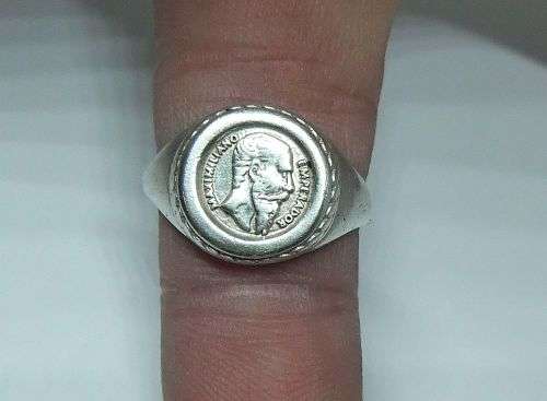 R1 START !! A COOL VINTAGE LOOK SOLID STERLING SILVER `COIN` RING !! FREE COMBINING !!