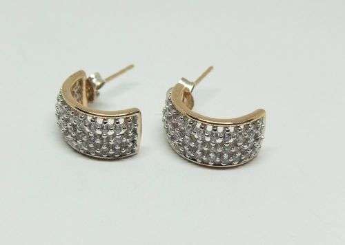 R1 START !! A CLASSY PAIR OF GOLD PLATED STERLING SILVER EARRINGS SET WITH FACETED STONES !! WOW !!