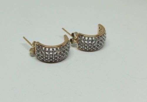 R1 START !! A CLASSY PAIR OF GOLD PLATED STERLING SILVER EARRINGS SET WITH FACETED STONES !! WOW !!