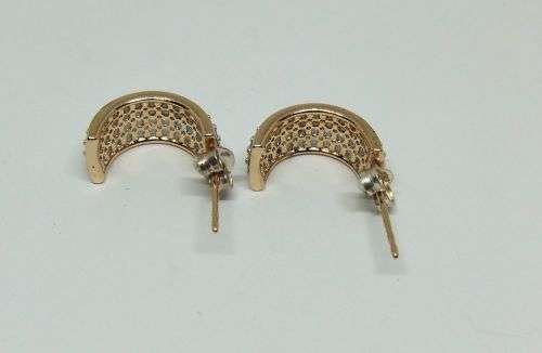 R1 START !! A CLASSY PAIR OF GOLD PLATED STERLING SILVER EARRINGS SET WITH FACETED STONES !! WOW !!