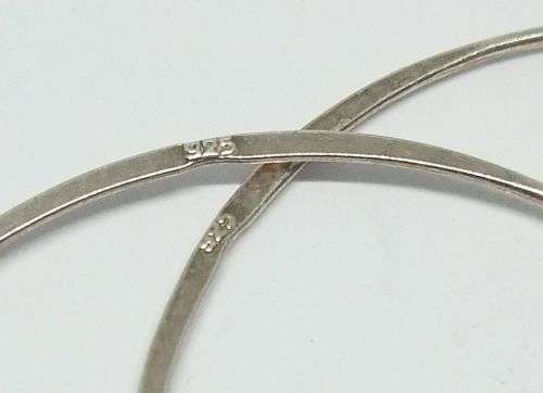 R1 START !! AN ELEGANT PAIR OF GENUINE STERLING SILVER EARRINGS SET WITH FACETED PEAR SHAPED STONES