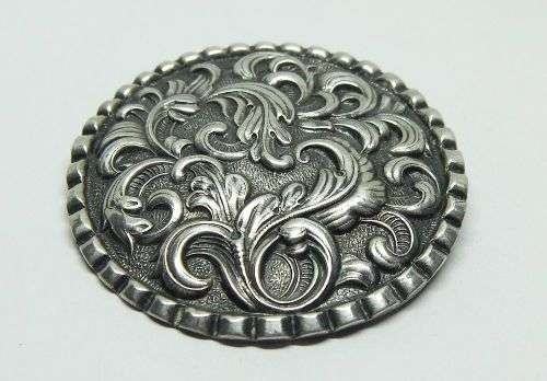 A SUPER RARE VINTAGE STERLING SILVER DESIGNER BROOCH BY CANDIDA !! INTRICATE DETAILS !!