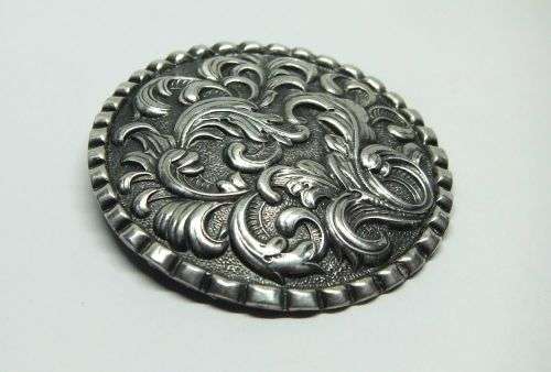 A SUPER RARE VINTAGE STERLING SILVER DESIGNER BROOCH BY CANDIDA !! INTRICATE DETAILS !!