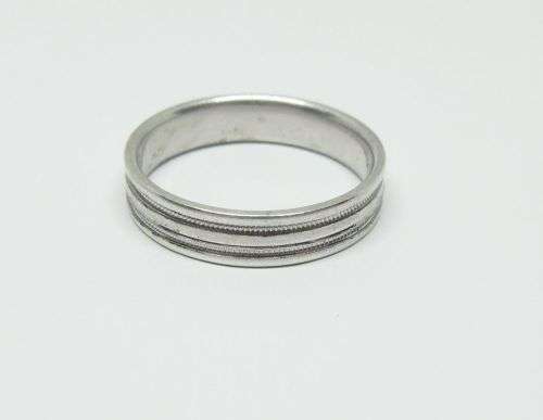 R1 START !! A GREAT QUALITY SOLID STERLING SILVER WEDDING BAND / RING WITH PATTERN !! COOL FIND !!