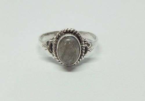 R1 START !! A LOVELY VINTAGE LOOK SOLID STERLING SILVER RING SET WITH A CABOCHON GEMSTONE !! WOW !!