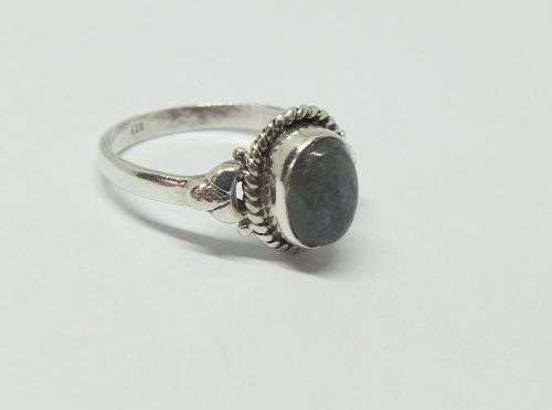 R1 START !! A LOVELY VINTAGE LOOK SOLID STERLING SILVER RING SET WITH A CABOCHON GEMSTONE !! WOW !!