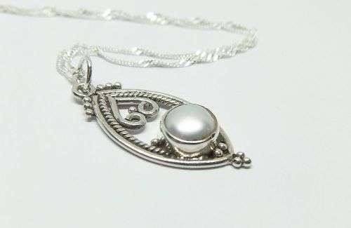 R1 START !! A 40 CM STERLING SILVER NECKLACE & STERLING SILVER `MABE PEARL` PENDANT - FREE COMBINING