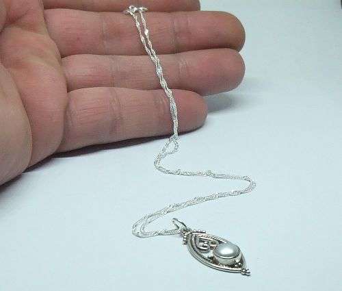 R1 START !! A 40 CM STERLING SILVER NECKLACE & STERLING SILVER `MABE PEARL` PENDANT - FREE COMBINING
