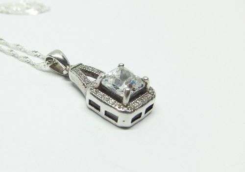 R1 START !! A 40 CM STERLING SILVER NECKLACE & STERLING SILVER  ` CZ SET ` PENDANT - FREE COMBINING