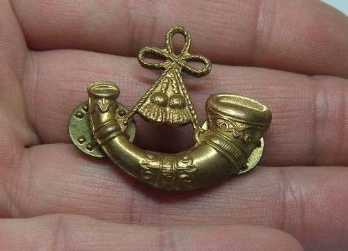 R1 START !!  A VINTAGE SANDF BADGE - BANDSMAN / BUGLER !! FREE COMBINING !!