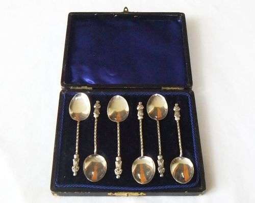 A lovely set of 6 hallmarked sterling silver Apostle spoons in original case