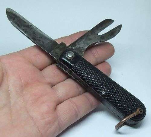 R1 START !! A TOTALLY COOL RARE WW2 MILITARY STAMPED POCKET KNIFE DATED 1940 !! FREE COMBINING !!