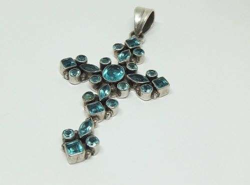 R1 START !! A HUGE SOLID STERLING SILVER CROSS PENDANT SET WITH FACETED BLUE STONES !! AWESOME !!