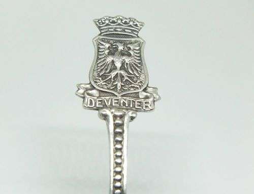 R1 START !! A VERY SOLID DUTCH SILVER .835 SPOON WITH DEVENTER CREST MOTIF !! STAMPED !! WOW !!