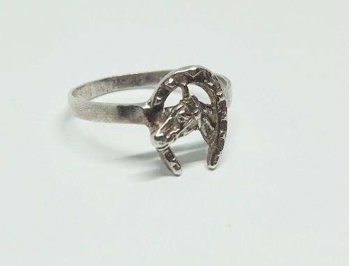 R1 START !! A RARELY SEEN SOLID STERLING SILVER LUCKY HORSESHOE RING !! FREE COMBINING !!