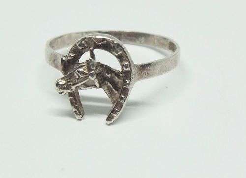 R1 START !! A RARELY SEEN SOLID STERLING SILVER LUCKY HORSESHOE RING !! FREE COMBINING !!