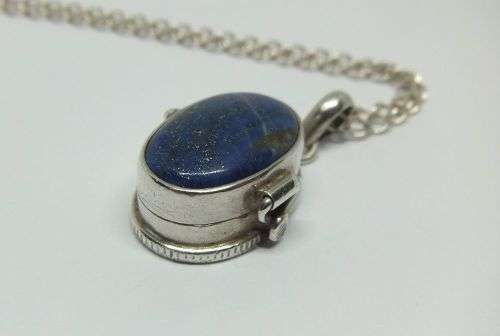 A TOTALLY AWESOME CABOCHON LAPIS LAZULI SET STERLING SILVER LOCKET WITH STERLING SILVER CHAIN !! WOW