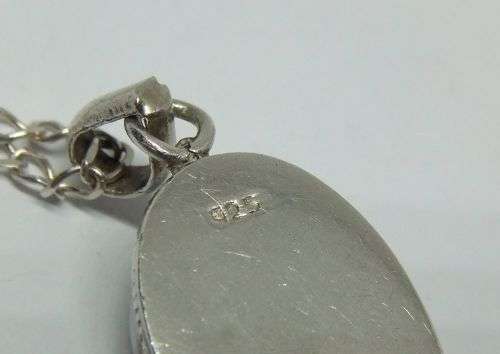 A TOTALLY AWESOME CABOCHON LAPIS LAZULI SET STERLING SILVER LOCKET WITH STERLING SILVER CHAIN !! WOW