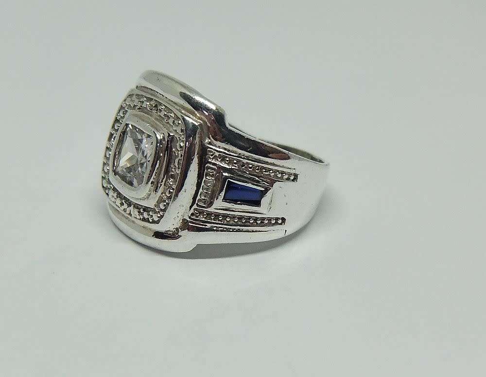 R1 START !! AN AWESOME QUALITY SOLID STERLING SILVER RING SET WITH FACETED STONES !! FREE COMBINING