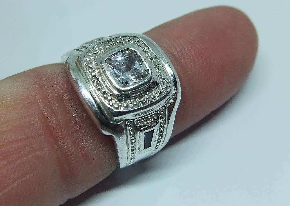 R1 START !! AN AWESOME QUALITY SOLID STERLING SILVER RING SET WITH FACETED STONES !! FREE COMBINING