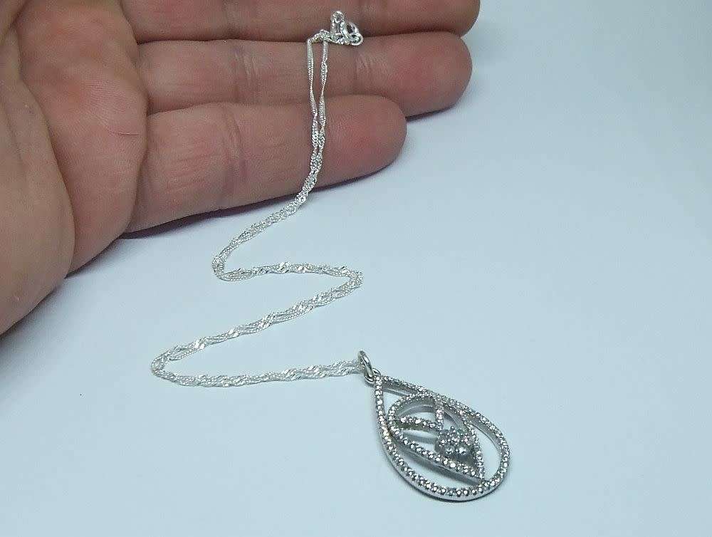 R1 START !! A 40 CM STERLING SILVER NECKLACE & STERLING SILVER CZ FILLED PENDANT - FREE COMBINING