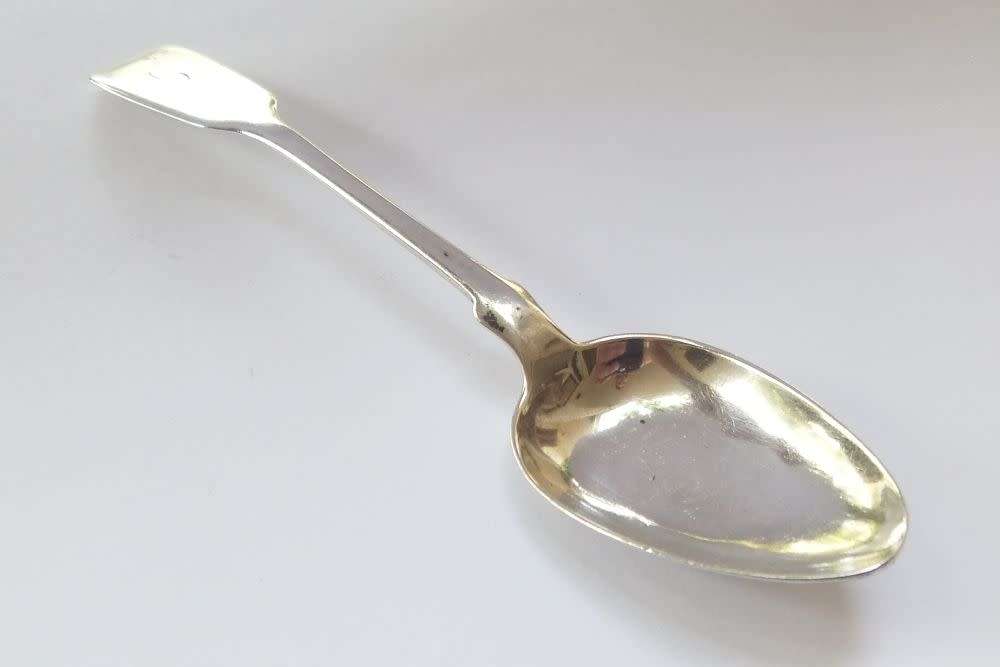 REMARKABLE FIND !! AN ANTIQUE 1843 HALLMARKED STERLING SILVER SPOON BY MAKER J.S !! EXETER ENGLAND !