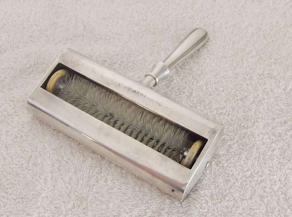 RARE FIND !! A VINTAGE FRENCH SILVERPLATE CRUMB TRAY AKA DUMB OR SILENT WAITER BY CHRISTOFLE !! WOW