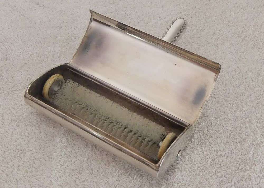 RARE FIND !! A VINTAGE FRENCH SILVERPLATE CRUMB TRAY AKA DUMB OR SILENT WAITER BY CHRISTOFLE !! WOW