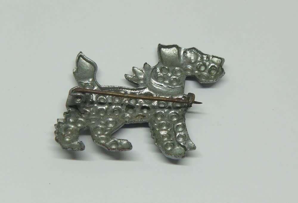 VINTAGE METAL DOGGY BROOCH